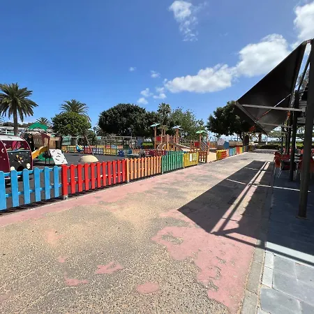 Muelle Deportivo Las Palmas / Gran Canaria